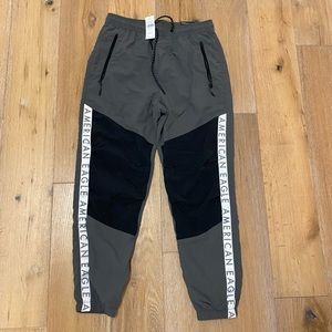 🦅American Eagle NEW men’s joggers XS